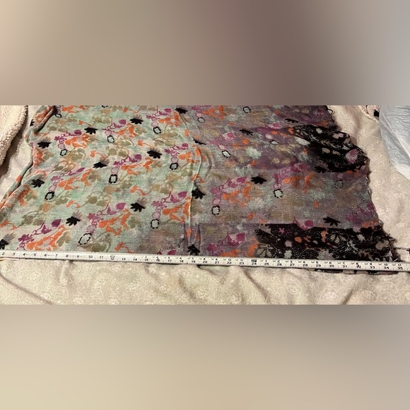 EUC Magnificent! Elegant Indian Viscose Women’s Scarf 68x24 - Picture 3 of 6